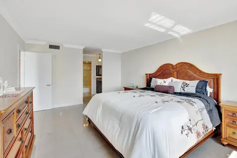 2000 S Ocean Boulevard Lauderdale By The Sea FL 33062