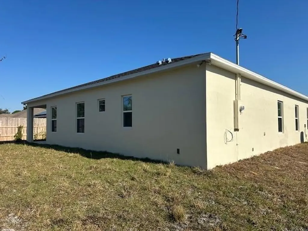 1618 SE Shepard Lane Port St Lucie FL 34983