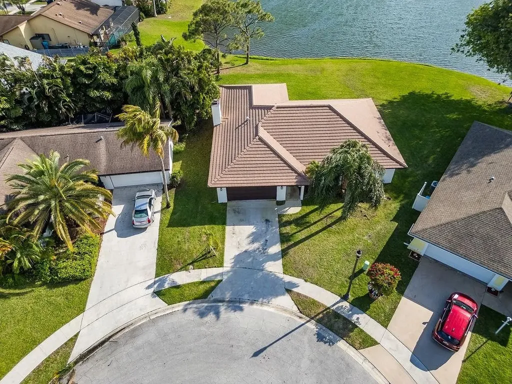 73 Vista Del Rio Boynton Beach FL 33426