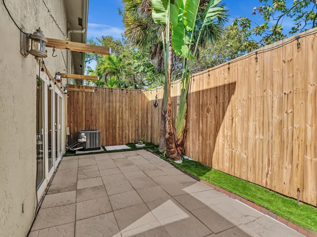 499 SE 13th Street Fort Lauderdale FL 33316