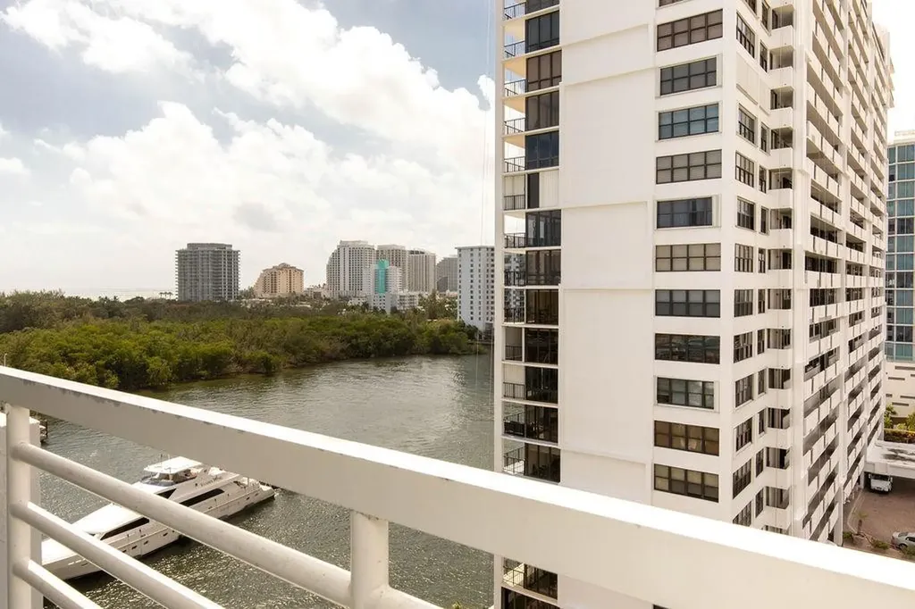 2670 E Sunrise Boulevard Fort Lauderdale FL 33304