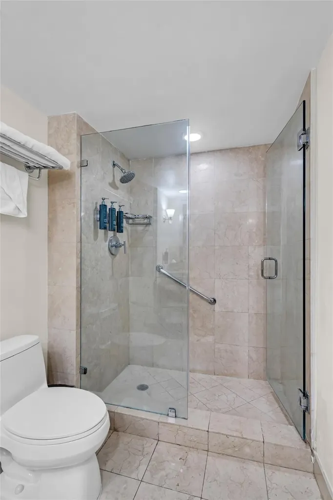 2670 E Sunrise Boulevard Fort Lauderdale FL 33304