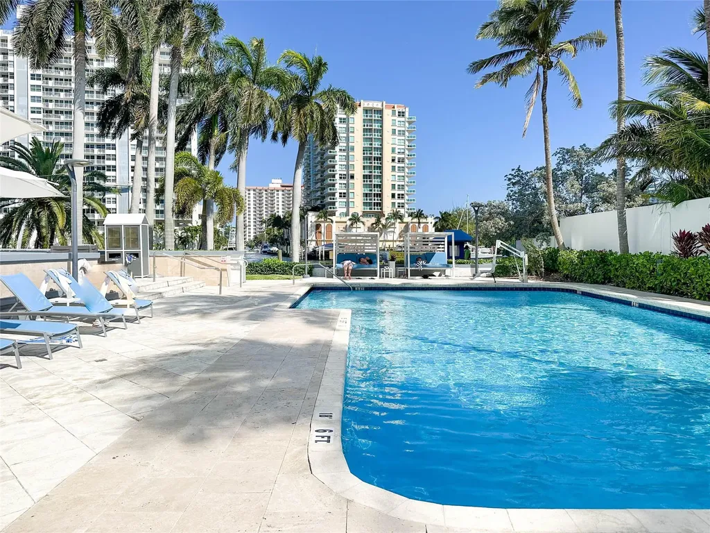 2670 E Sunrise Boulevard Fort Lauderdale FL 33304