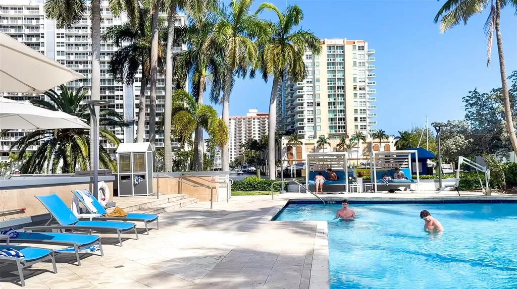 2670 E Sunrise Boulevard Fort Lauderdale FL 33304