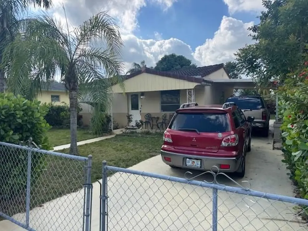 2318 Coolidge Street Hollywood FL 33020