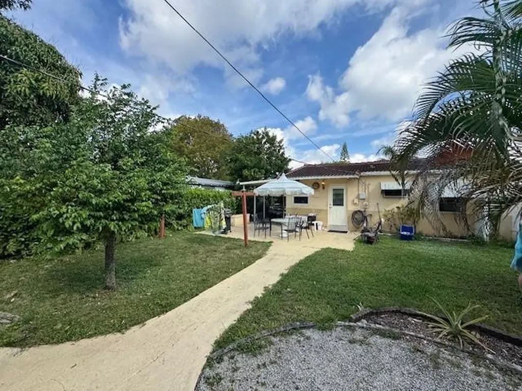 2318 Coolidge Street Hollywood FL 33020