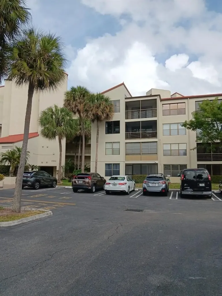 2304 S Cypress Bend Drive Pompano Beach FL 33069