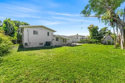 1215 NE 200th Street Miami FL 33179
