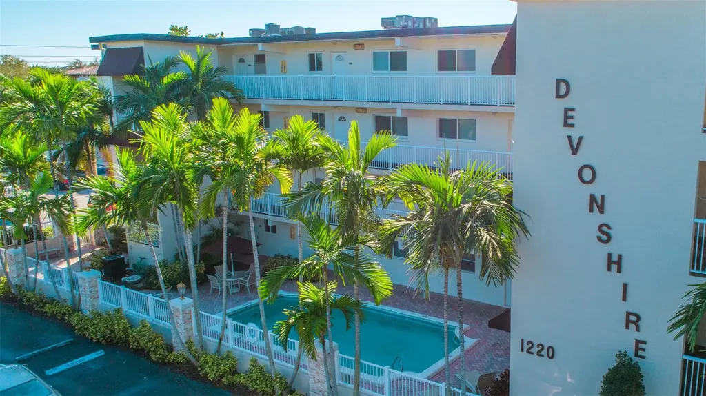 1220 NE 3rd Street Fort Lauderdale FL 33301
