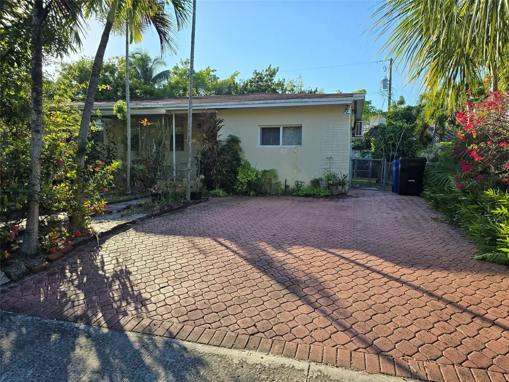 1020 NE 165th Terrace North Miami Beach FL 33162