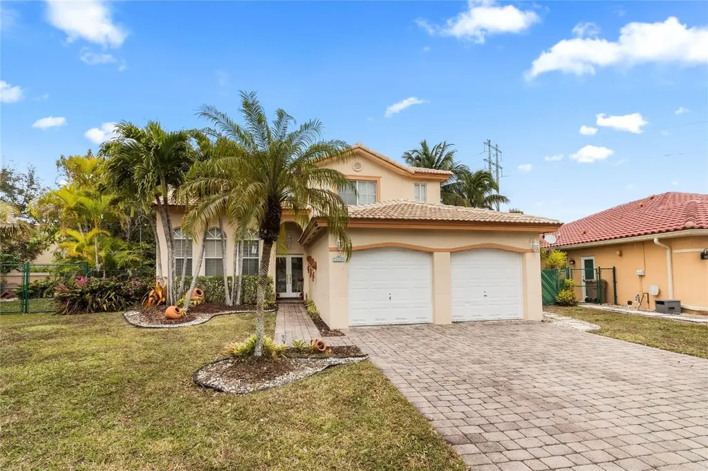 14221 N Royal Cove Circle Davie FL 33325