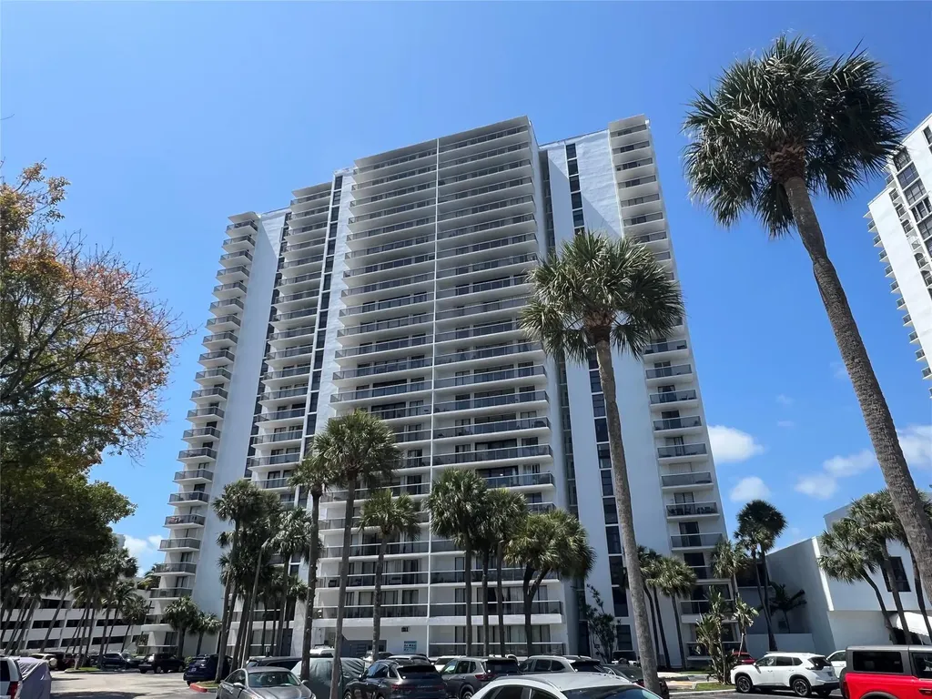 3731 N Country Club Drive Aventura FL 33180