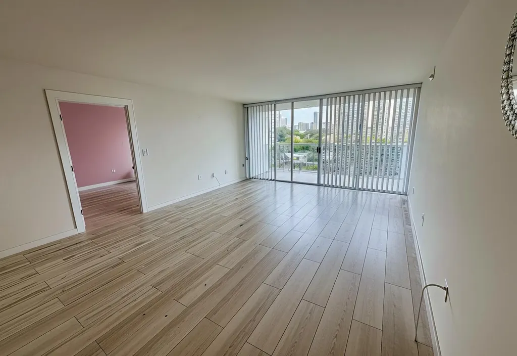 3731 N Country Club Drive Aventura FL 33180