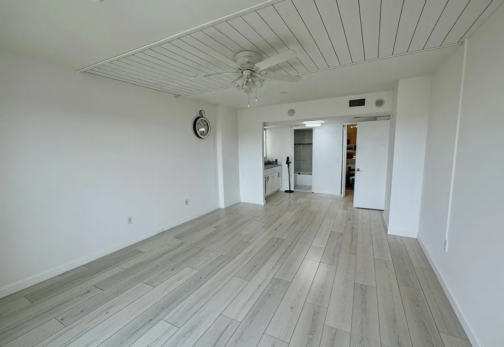 3731 N Country Club Drive Aventura FL 33180