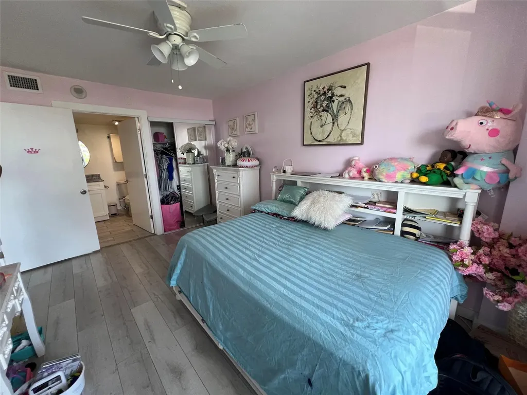 3731 N Country Club Drive Aventura FL 33180
