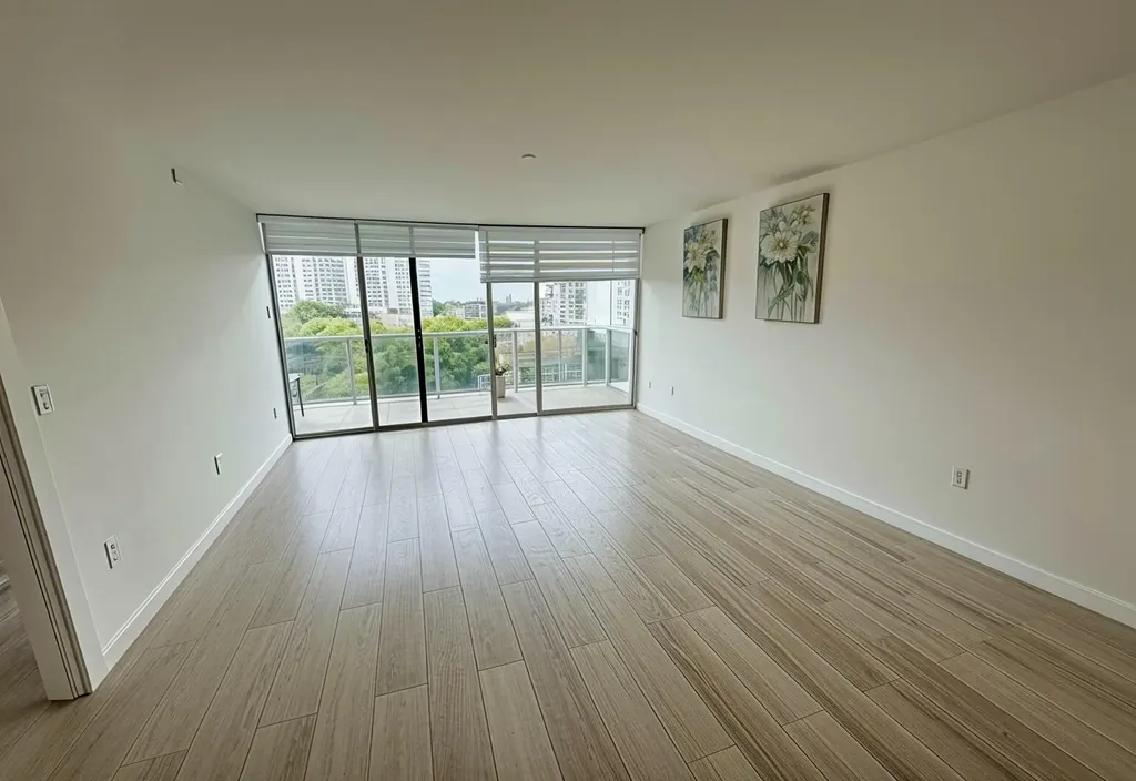 3731 N Country Club Drive Aventura FL 33180