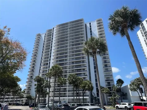 3731 N Country Club Drive Aventura FL 33180
