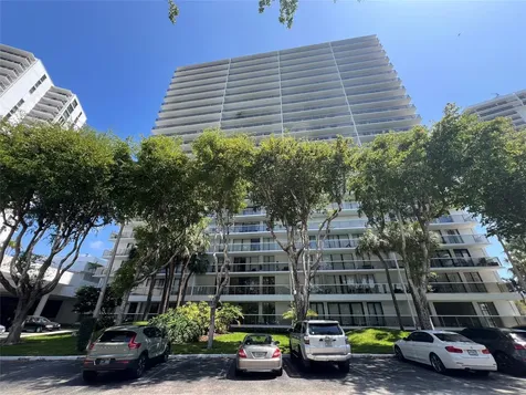3731 N Country Club Drive Aventura FL 33180