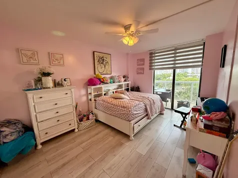 3731 N Country Club Drive Aventura FL 33180