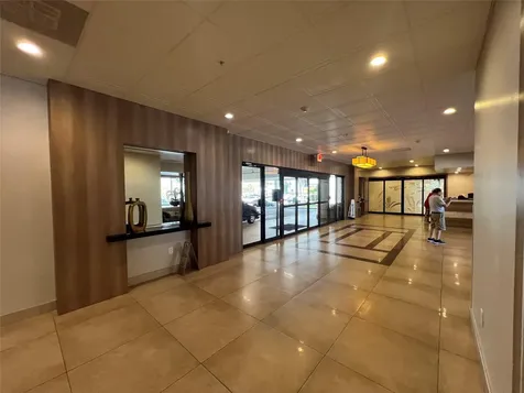 3731 N Country Club Drive Aventura FL 33180