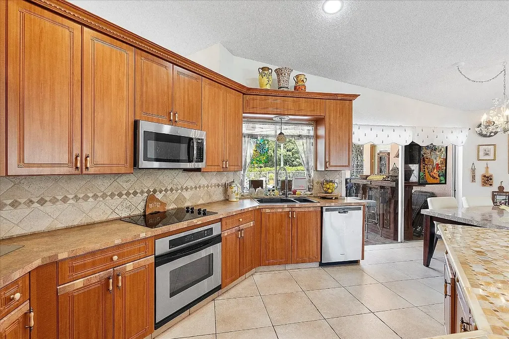 4636 Rothschild Drive Coral Springs FL 33067