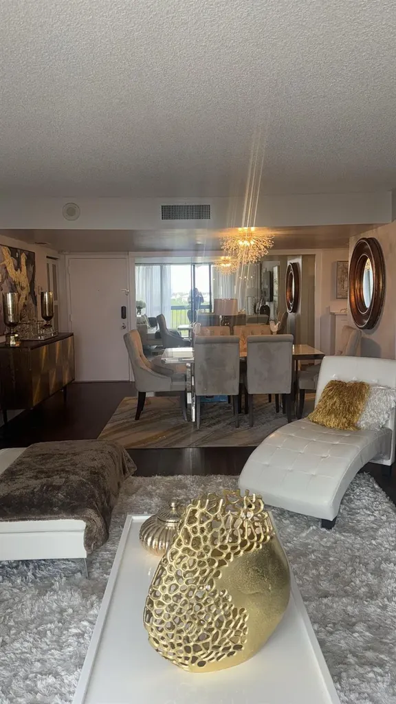 2425 Presidential Way West Palm Beach FL 33401
