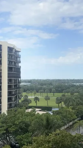 2425 Presidential Way West Palm Beach FL 33401