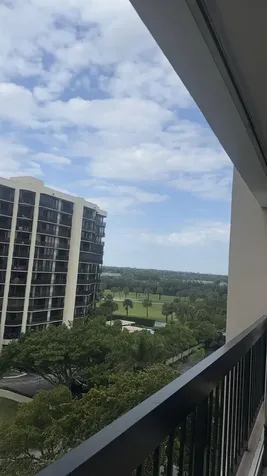 2425 Presidential Way West Palm Beach FL 33401