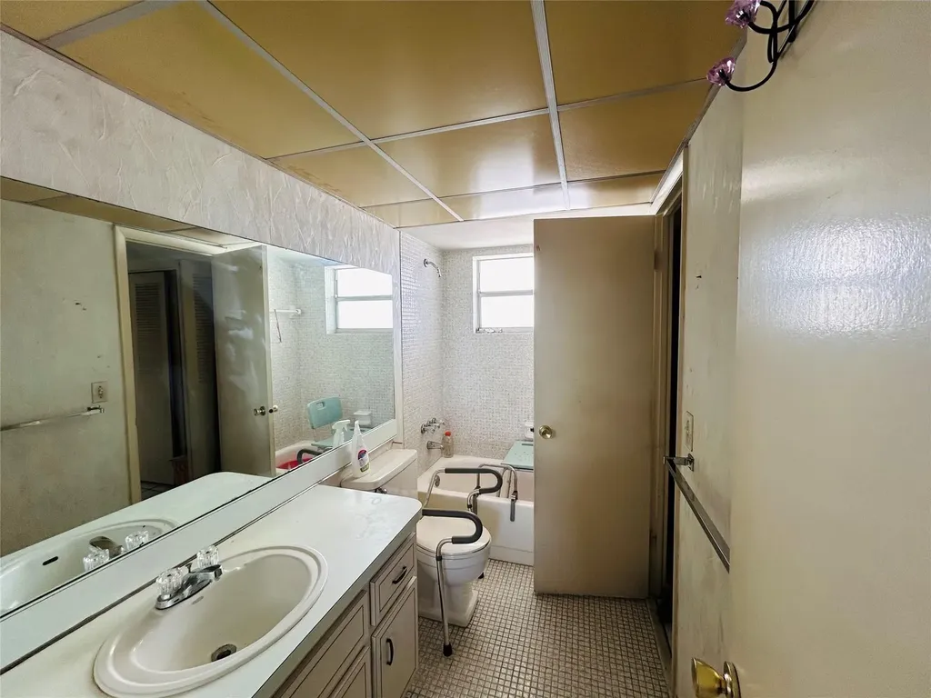 4451 NW 16th Street Fort Lauderdale FL 33313