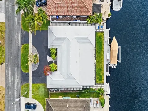 300 SE 10th Street Pompano Beach FL 33060