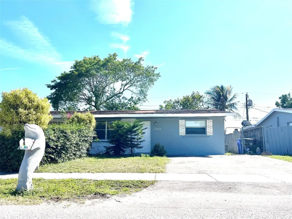 6962 SW 19th Street Pompano Beach FL 33068