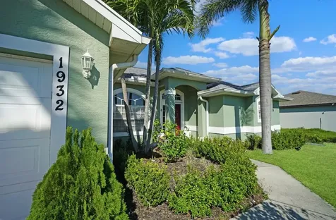 1932 SW Beard Street Port St Lucie FL 34953