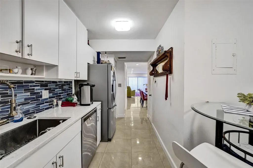 4060 N Hills Drive Hollywood FL 33021