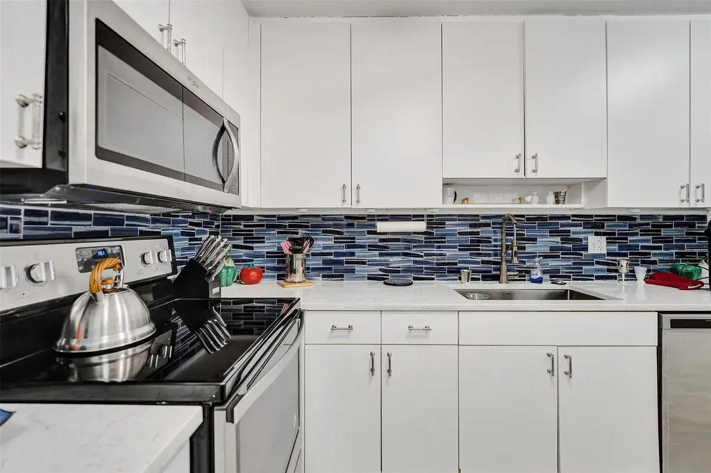 4060 N Hills Drive Hollywood FL 33021