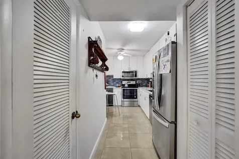 4060 N Hills Drive Hollywood FL 33021