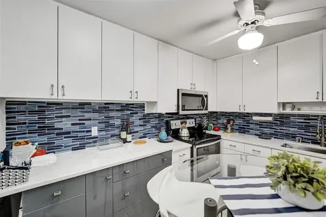 4060 N Hills Drive Hollywood FL 33021