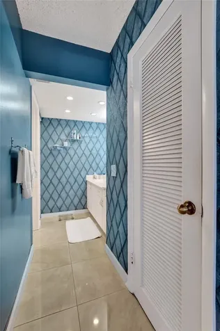 4060 N Hills Drive Hollywood FL 33021