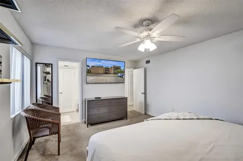 4060 N Hills Drive Hollywood FL 33021