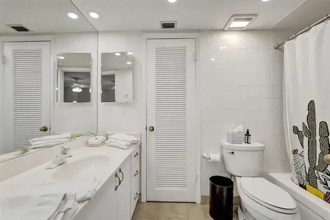 4060 N Hills Drive Hollywood FL 33021