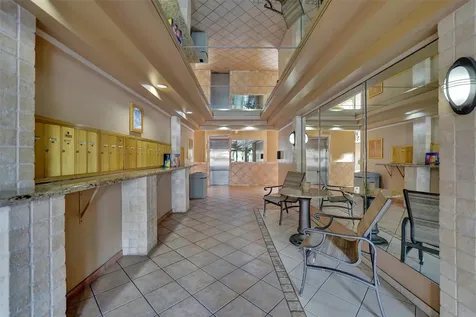 4060 N Hills Drive Hollywood FL 33021