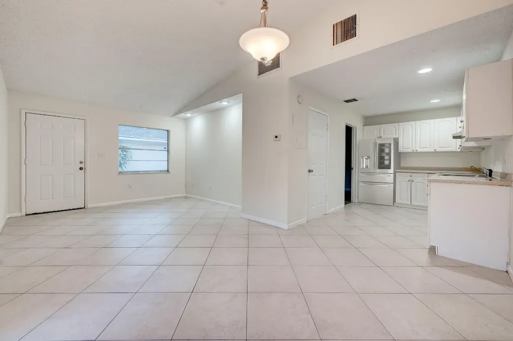 2004 S 10th Street Fort Pierce FL 34950