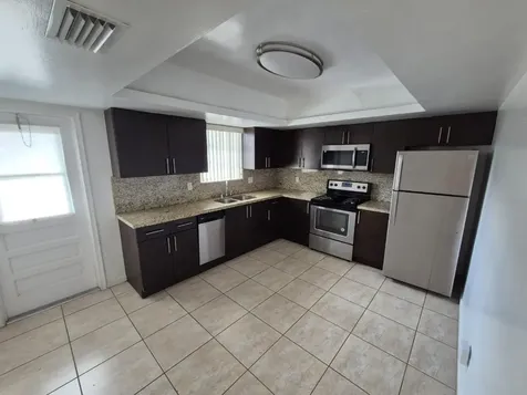 3833 N Circle Drive Hollywood FL 33021