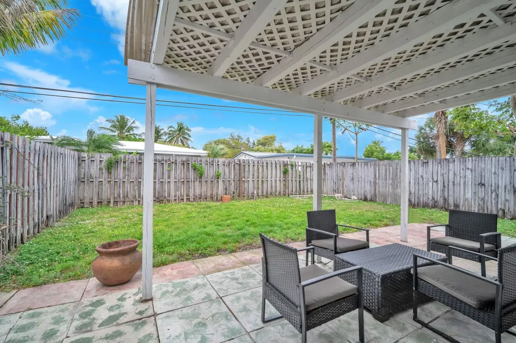 1925 NE 26th Street Wilton Manors FL 33305