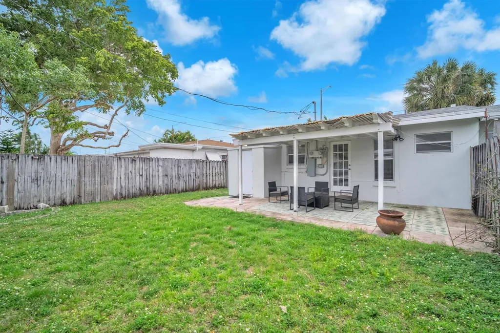 1925 NE 26th Street Wilton Manors FL 33305