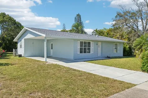 252 NE Floresta Drive Port St Lucie FL 34983