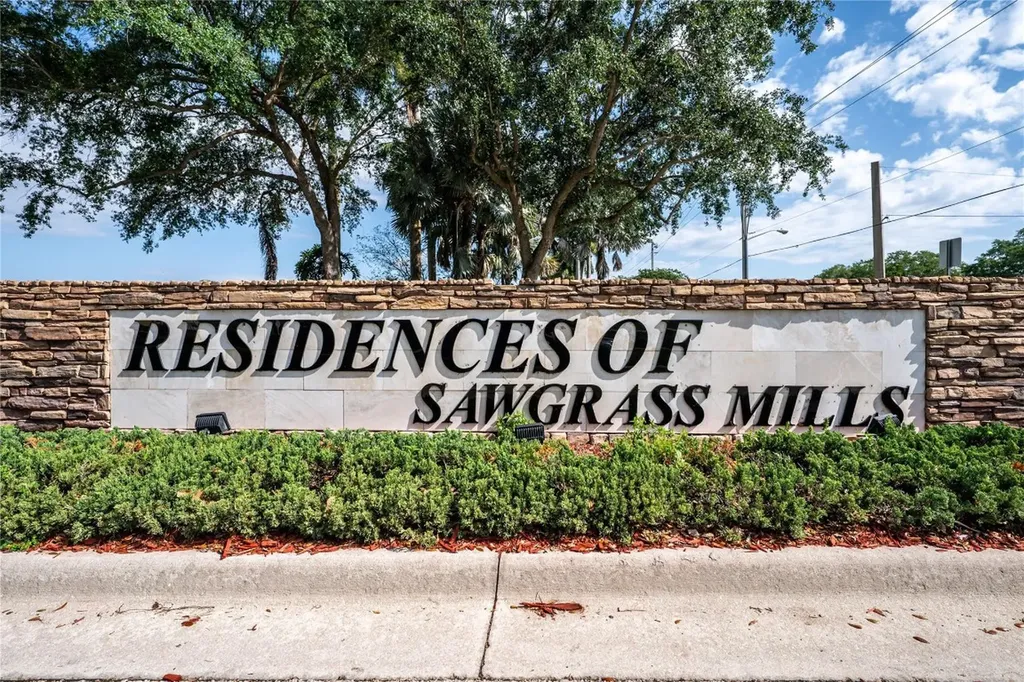 12505 NW 10th Place Sunrise FL 33323