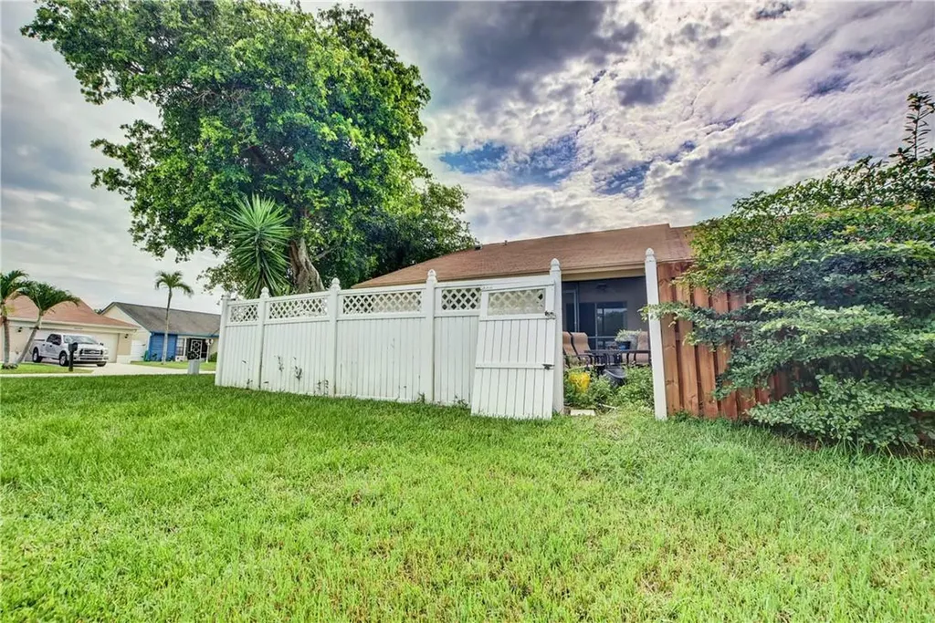 7958 Piper Lane Lake Worth FL 33463
