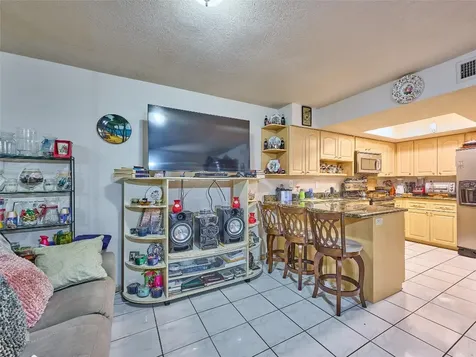 33 Spinning Wheel Lane Tamarac FL 33319