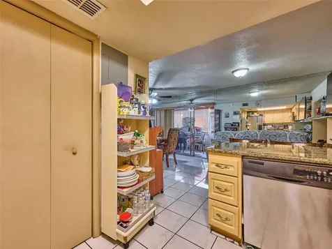 33 Spinning Wheel Lane Tamarac FL 33319
