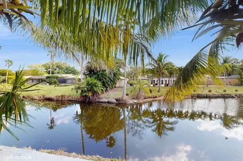 9744 NW 1st Manor Coral Springs FL 33071